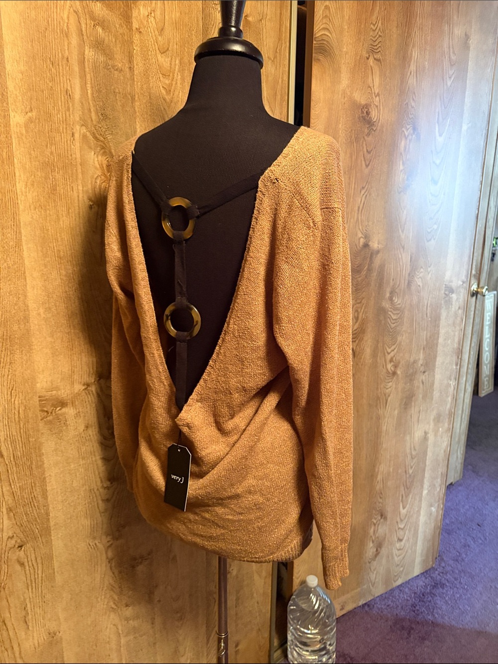 Open-Back Cozy Knit Sweater in Camel